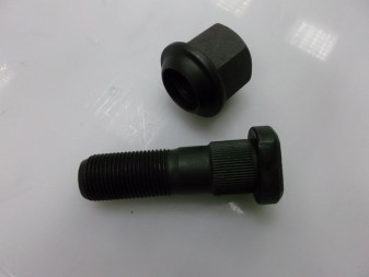 WHEEL BOLT FRONT Iveco