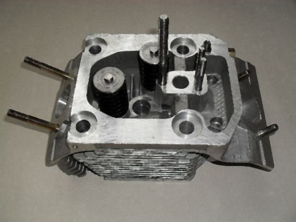 CYLINDER HEAD