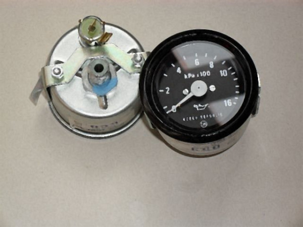 OIL PRESSURE GAUGE