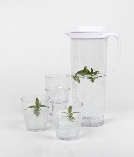 Džbán se šroubovacím víčkem 1,5l a 4 sklenice 0,25l, materiál: SAN