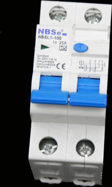 Chránič proudový s jističem 16A 30mA 220-240V 3600Watt, zásuvka a zástrčka CEE, 1,2m 3x1.5mm2 RCBO 30mA IP44