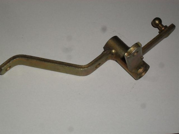 INTERMEDIATE LEVER