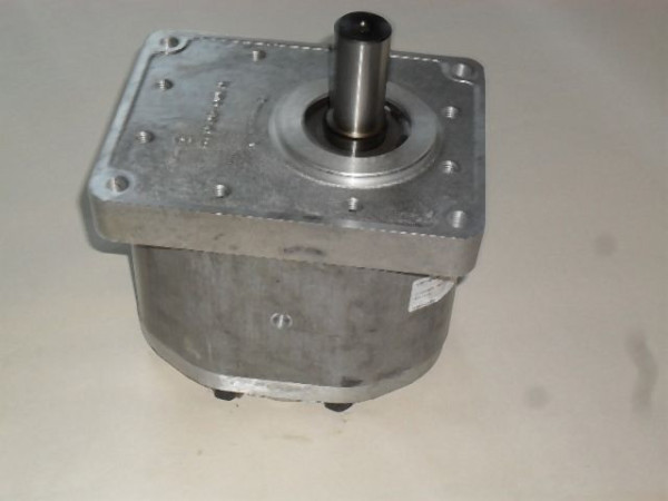 GEAR PUMP UN 80 Z s klínkem