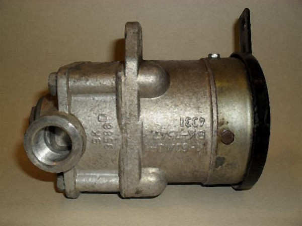 TRAILER BRAKE VALVE