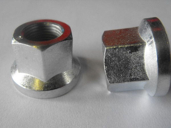 WHEEL NUT A31