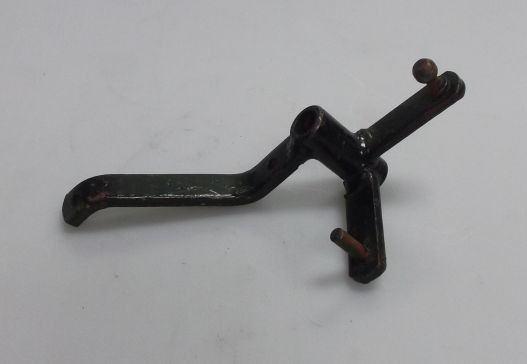 INTERMEDIATE LEVER