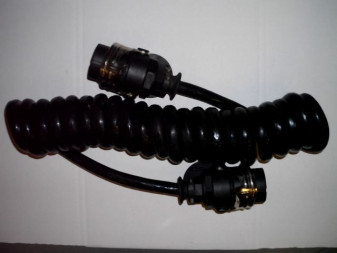 Kabel elektrický 15pólový se zástrčkami 4m