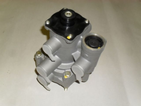 TRAILER BRAKE VALVE