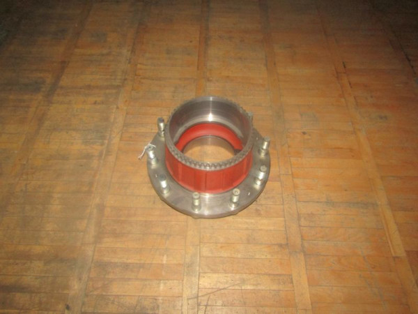 REAR WHEEL HUB