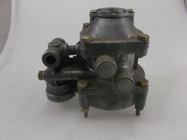 TRAILER BRAKE VALVE