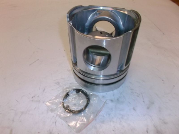 PISTON 121,0 B T815