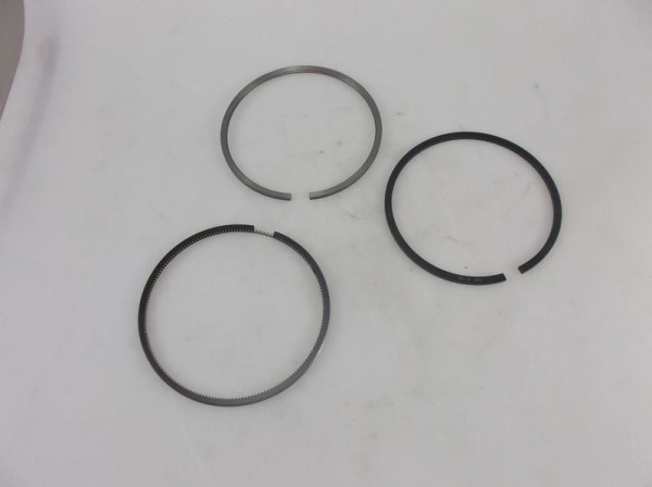 SET OF PISTON RINGS T 815 120,5 1.CUT SKAVE