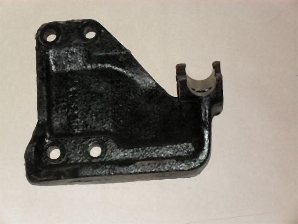 FRONT BRACKET,LH