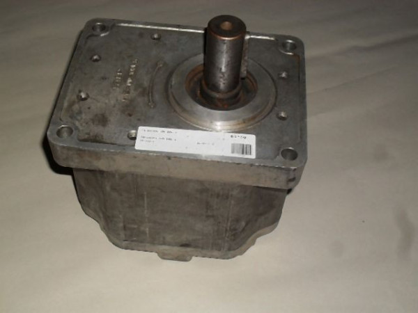 GEAR PUMP UN 80L s klinkem