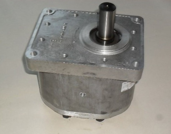 GEAR PUMP UN 80L s klínkem  repas