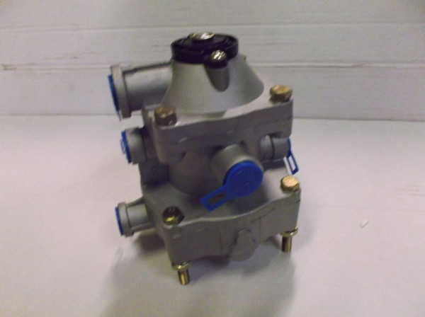 TRAILER BRAKE VALVE