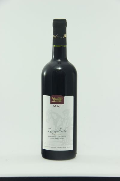 Zweigeltrebe červené - pozdní sběr 13,0% - vinařství Mádl 0.75 l