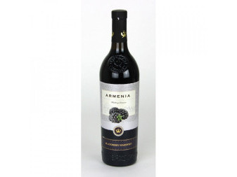 Blackberry - červené polosladké 11.0% - Ijevan wine Armenie - 0.75L