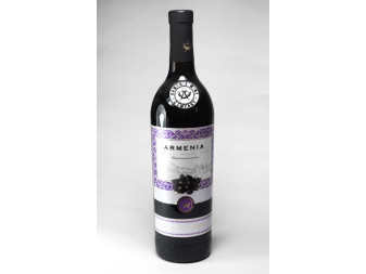 Black Current - červené polosladké 12.0% - Ijevan wine Armenie - 0.75L