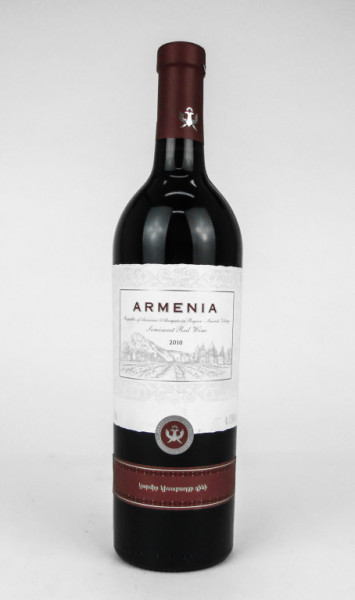 Armenia ReD semisweet - polosladké červené výběr z hroznů Areni oblast Ararat Vayots dzor vinařství 12,5% - Armenia wine factory Armenie - 0,75L