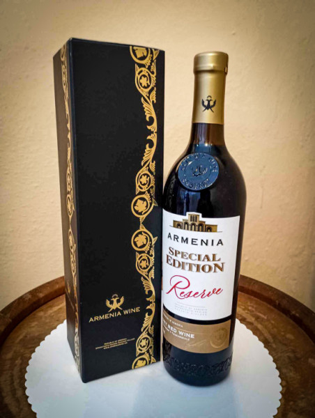 Armenia Special Edition Red Dry Reserve 13.0% - suché červené z oblasti  Ararat Vayots - Armenia wine factory Armenie - 0,75L